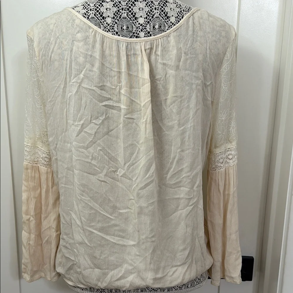 American Eagle Outfitters Women's Cream and White Blouse Size S/P